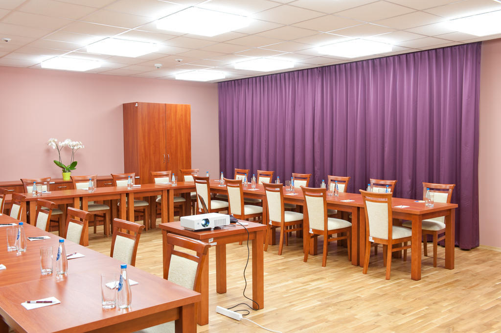 Otrębusy Ckm Centrum Konferencyjne Mazowsze מראה חיצוני תמונה