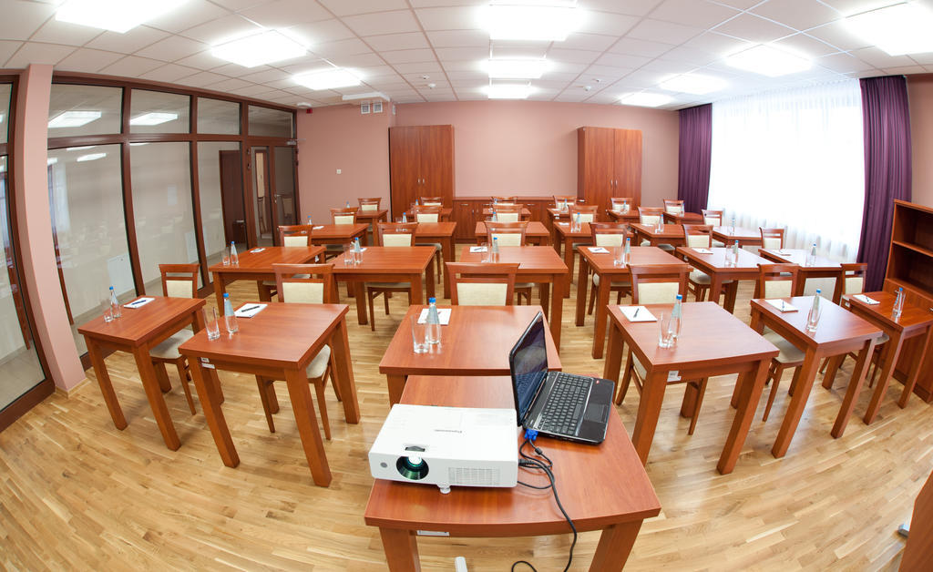 Otrębusy Ckm Centrum Konferencyjne Mazowsze מראה חיצוני תמונה