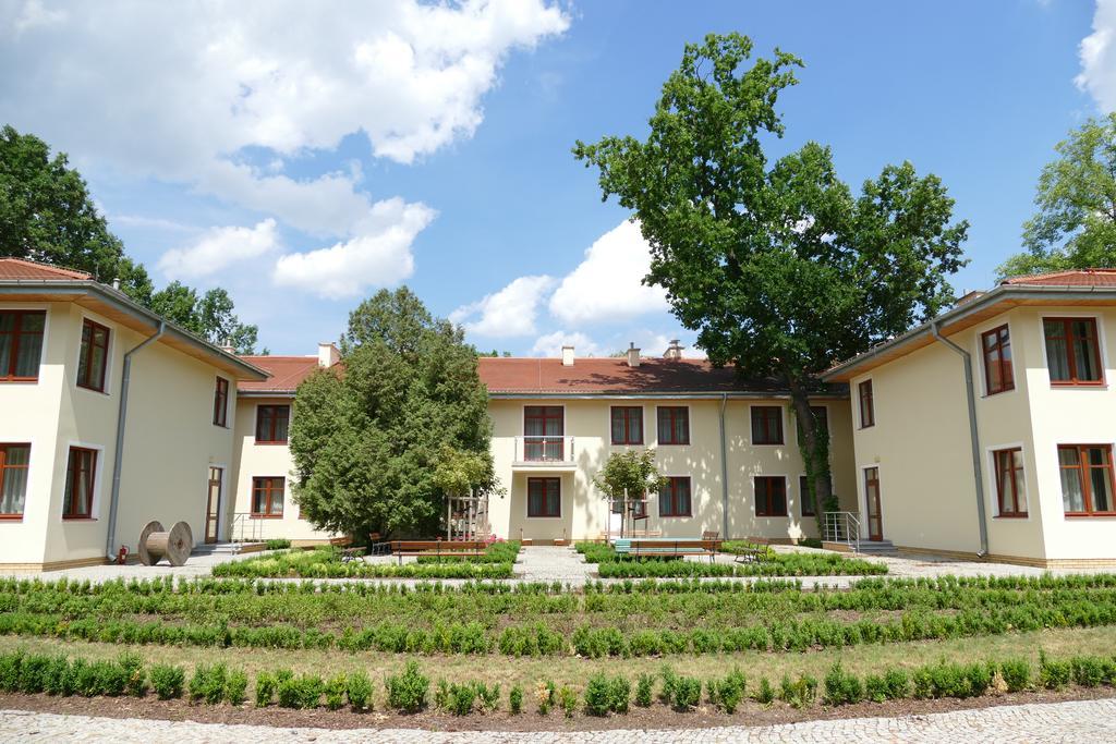 Otrębusy Ckm Centrum Konferencyjne Mazowsze מראה חיצוני תמונה