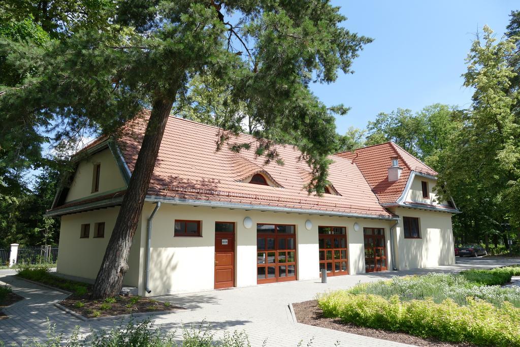 Otrębusy Ckm Centrum Konferencyjne Mazowsze מראה חיצוני תמונה