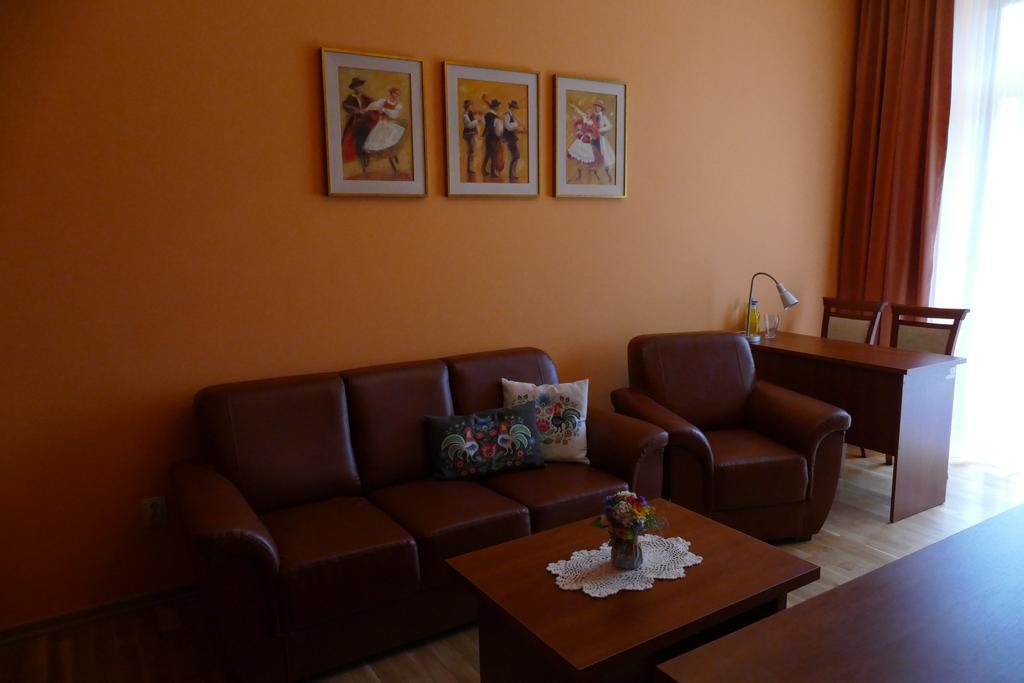 Otrębusy Ckm Centrum Konferencyjne Mazowsze מראה חיצוני תמונה
