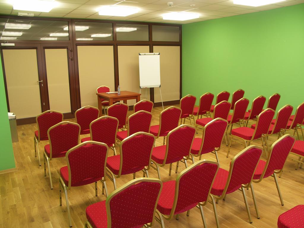 Otrębusy Ckm Centrum Konferencyjne Mazowsze מראה חיצוני תמונה