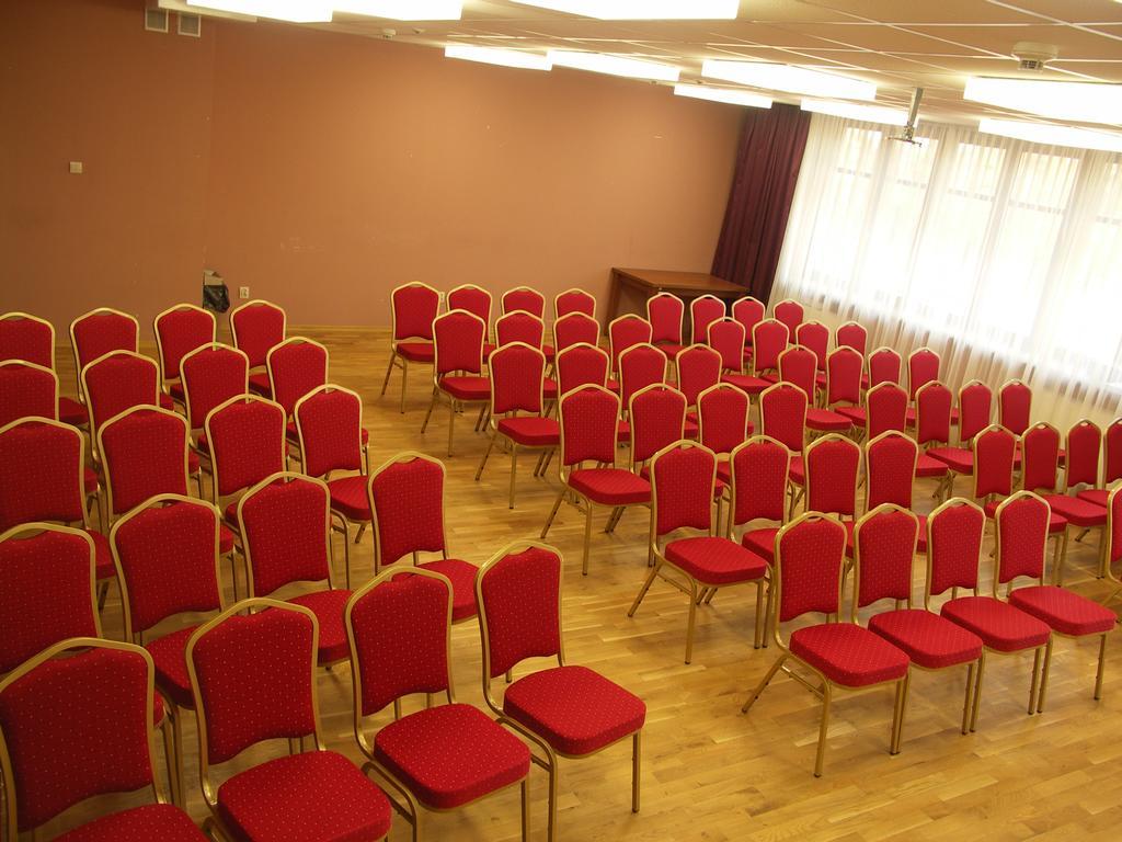 Otrębusy Ckm Centrum Konferencyjne Mazowsze מראה חיצוני תמונה