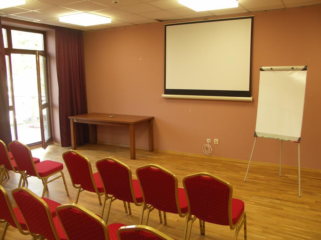 Otrębusy Ckm Centrum Konferencyjne Mazowsze מראה חיצוני תמונה
